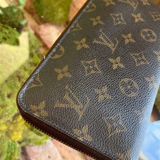 LOUIS VUITTON Zippy Organizer Brown Monogram Canvas Wallet
