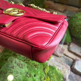 GUCCI GG Marmont Red Matelassé Calfskin Leather Shoulder Bag