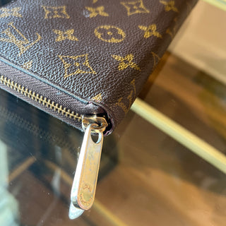 LOUIS VUITTON Monogram Zippy Wallet