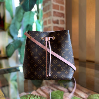 LOUIS VUITTON Neonoe MM Rose Poudre Monogram Canvas Bucket Bag