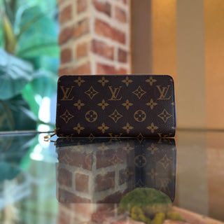 LOUIS VUITTON LV Monogram Canvas Zippy Wallet