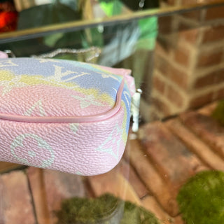 LOUIS VUITTON Pochette Accessories Mini Escale Pastel