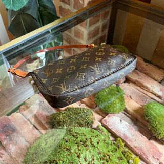 LOUIS VUITTON Pochette Accessories Vintage Brown Monogram Canvas Shoulder Bag