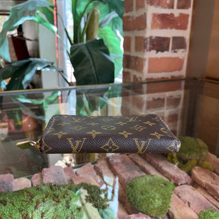 LOUIS VUITTON Zippy Organizer Brown Monogram Canvas Wallet
