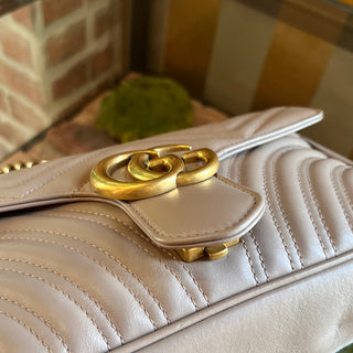 GUCCI GG Marmont Medium Beige Chevron Matelassé Leather Shoulder Bag