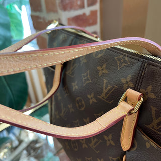 LOUIS VUITTON Totally MM Brown Monogram Canvas Tote