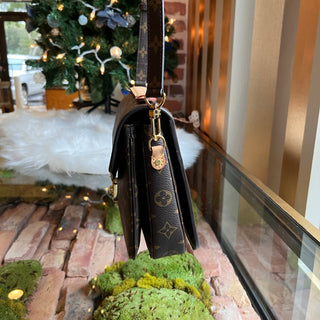 LOUIS VUITTON Pochette Metis Monogram Canvas Shoulder Bag