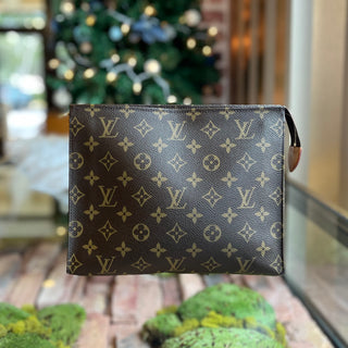 LOUIS VUITTON Toiletry 26 Monogram Canvas Pouch
