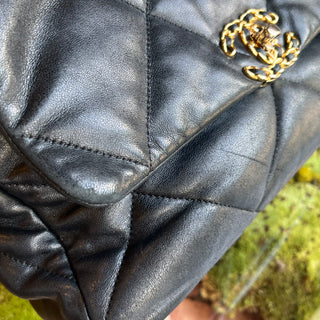 CHANEL 19 Medium Black Quilted Goatskin Shoulder Bag