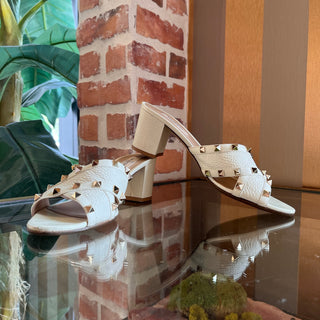 VALENTINO Rockstud White Leather Heels SZ 39 (US 9)