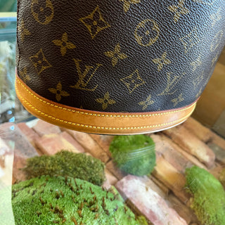 LOUIS VUITTON Petit Brown Monogram Canvas Bucket Bag