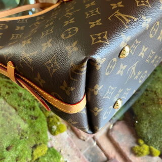LOUIS VUITTON Carryall PM Brown Monogram Canvas Shoulder Bag