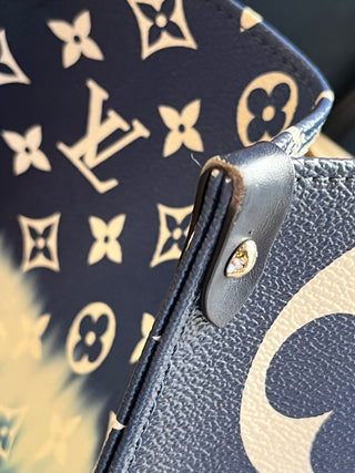 LOUIS VUITTON Blue Escale OntheGo GM