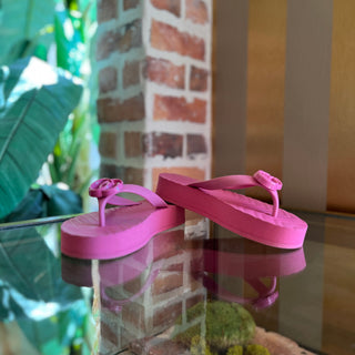 GUCCI GG Pink Marmont Rubber Flip Flops SZ 34 (US 4)