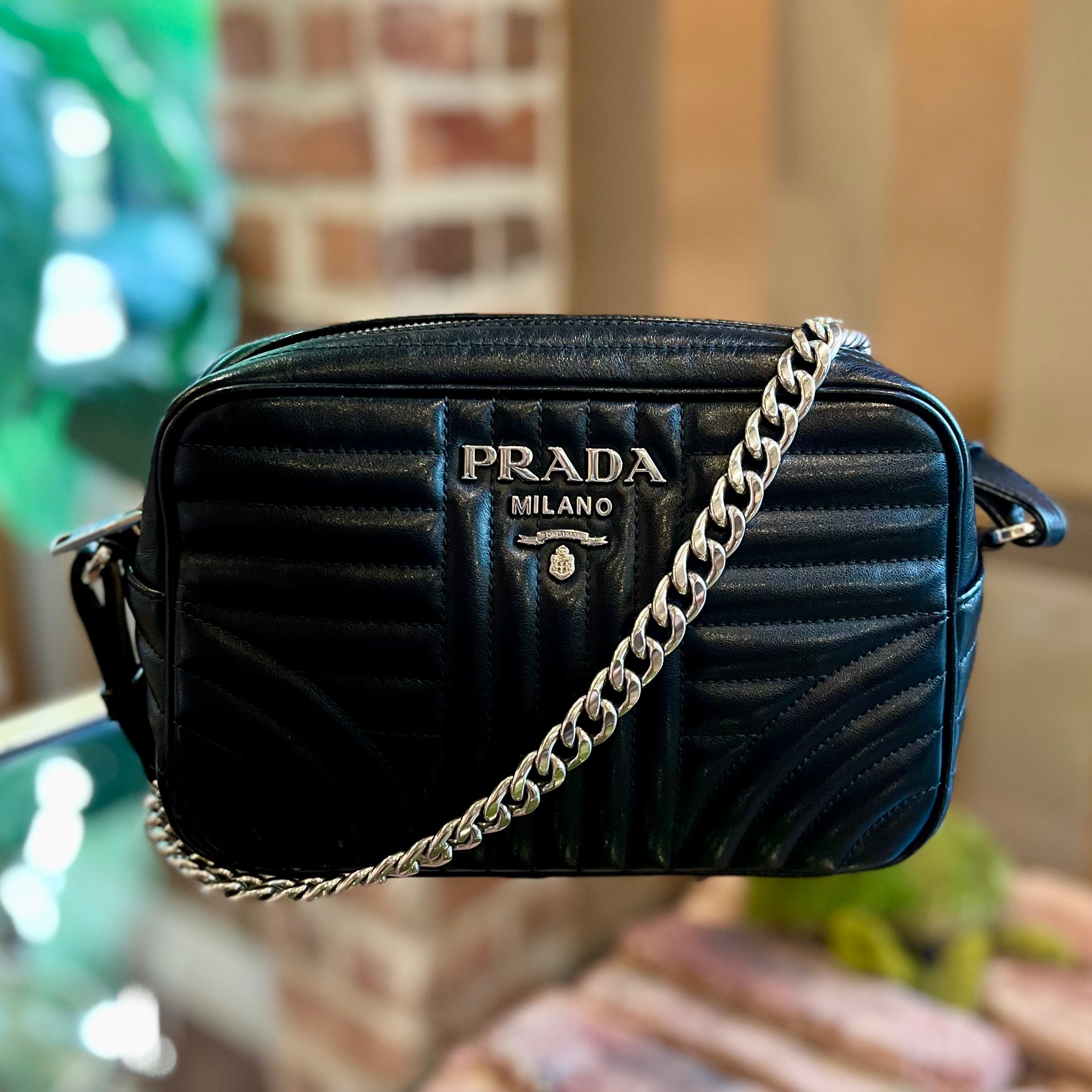 Prada diagramme camera bag online