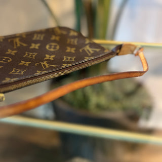 LOUIS VUITTON Monogram Pochette