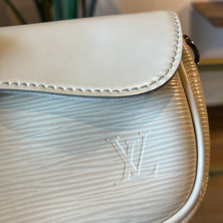 LOUIS VUITTON Epi Pochette Montaigne