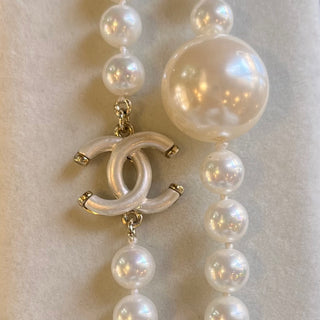 CHANEL 2017 Large Faux Pearl Necklace