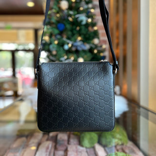 GUCCI Signature Zip Messenger Small Guccissima Leather Crossbody Bag