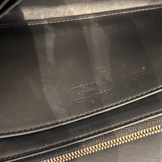 LOUIS VUITTON Louise Black Vernis Leather Wallet