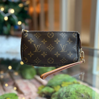 LOUIS VUITTON Mini Pochette Accessories Monogram Canvas Wristlet