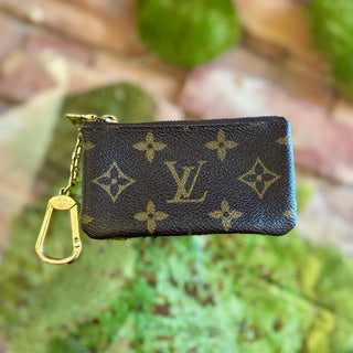 LOUIS VUITTON Monogram Key Cles Pouch
