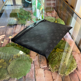 LOUIS VUITTON Discovery GM Monogram Eclipse Black Pochette Bag