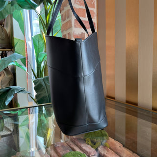 SALVATORE FERRAGAMO Charming Black Calfskin Leather Tote Bag