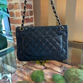 CHANEL Classic Jumbo Double Flap Shoulder Bag
