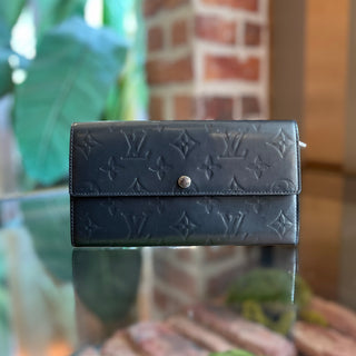 LOUIS VUITTON Porte-Trésor International Monogram Mat Monogram Vernis Wallet