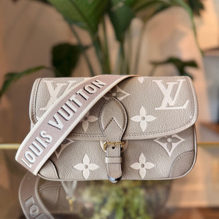 LOUIS VUITTON Dove/Cream Diana