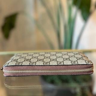 GUCCI GG Supreme Continental Wallet