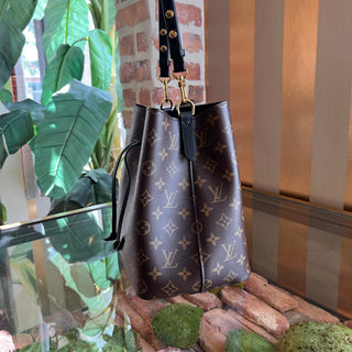 LOUIS VUITTON NeoNoe MM Black Monogram Bucket Bag
