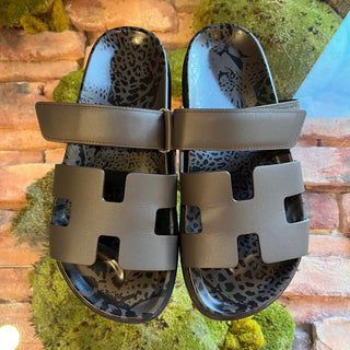 HERMES Chypre Brown Leopard Sandals SZ 39 (US 9)