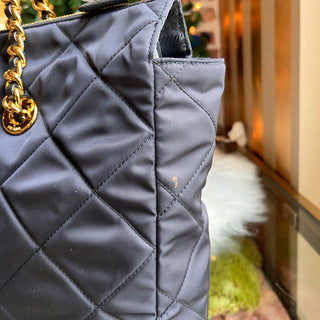 PRADA 1995 Re-Edition Large Navy Blue Impuntu Quilted Nylon Tote Bag