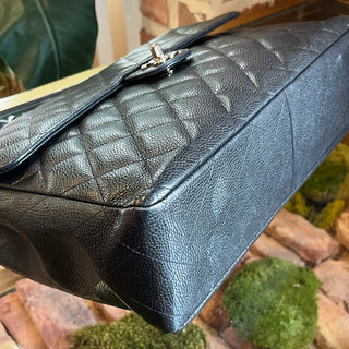 CHANEL Jumbo Single Flap Black Caviar Quilted Leather Vintage Shoulder Bag