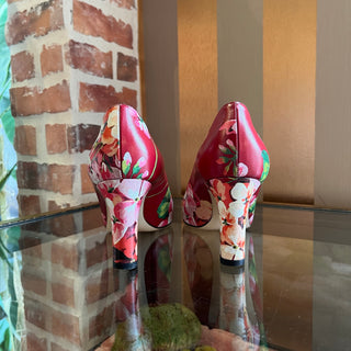 GUCCI Red Calfskin Blooms Pumps SZ 39 (US 9)