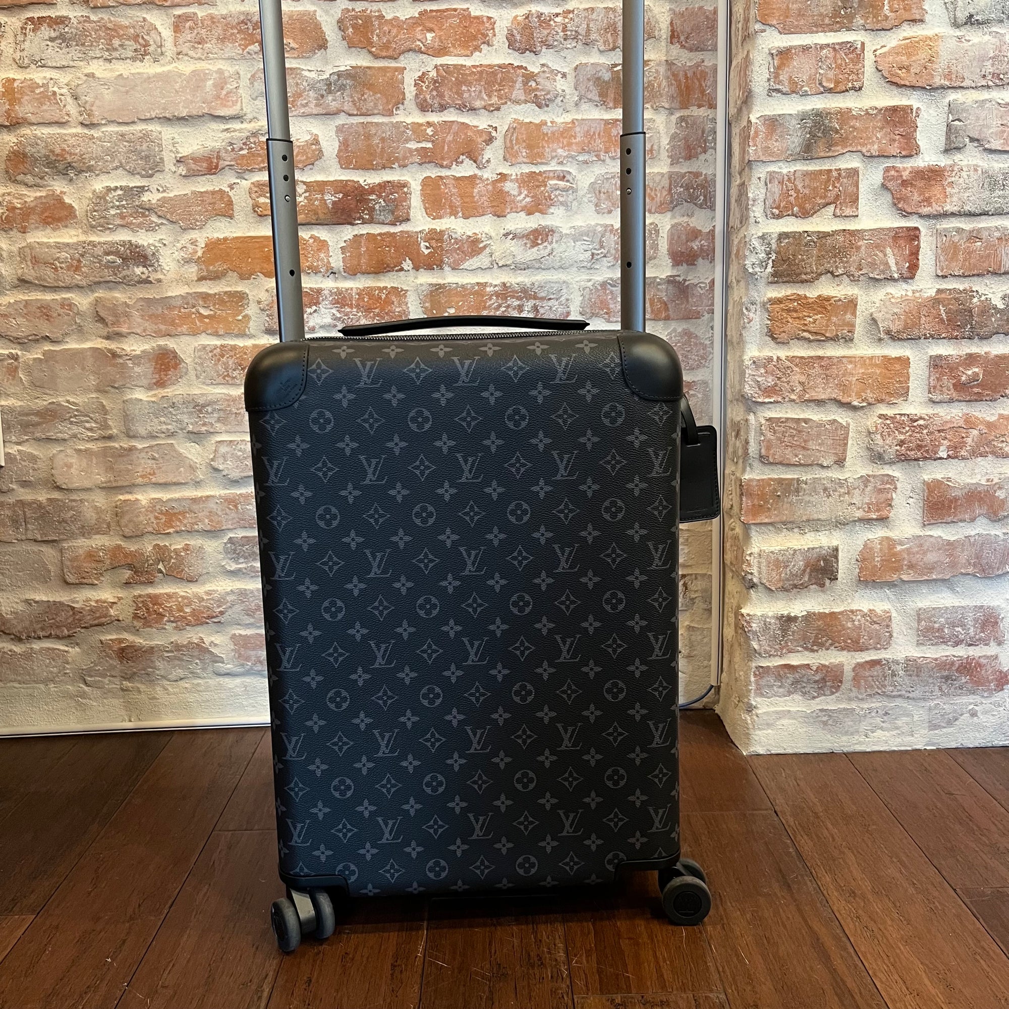 Louis Vuitton, Bags, Louis Vuitton Horizon 5 Monogram Eclipse Rolling  Suitcase Carryon
