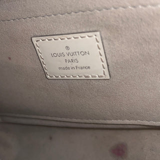 LOUIS VUITTON Epi Pochette Montaigne
