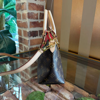 LOUIS VUITTON LV Monogram V-Tote BB