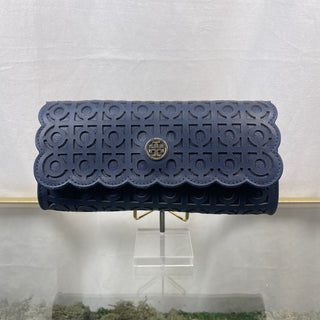 TORY BURCH Navy Blue Versus Laser Cut Scalloped Wallet On Chain