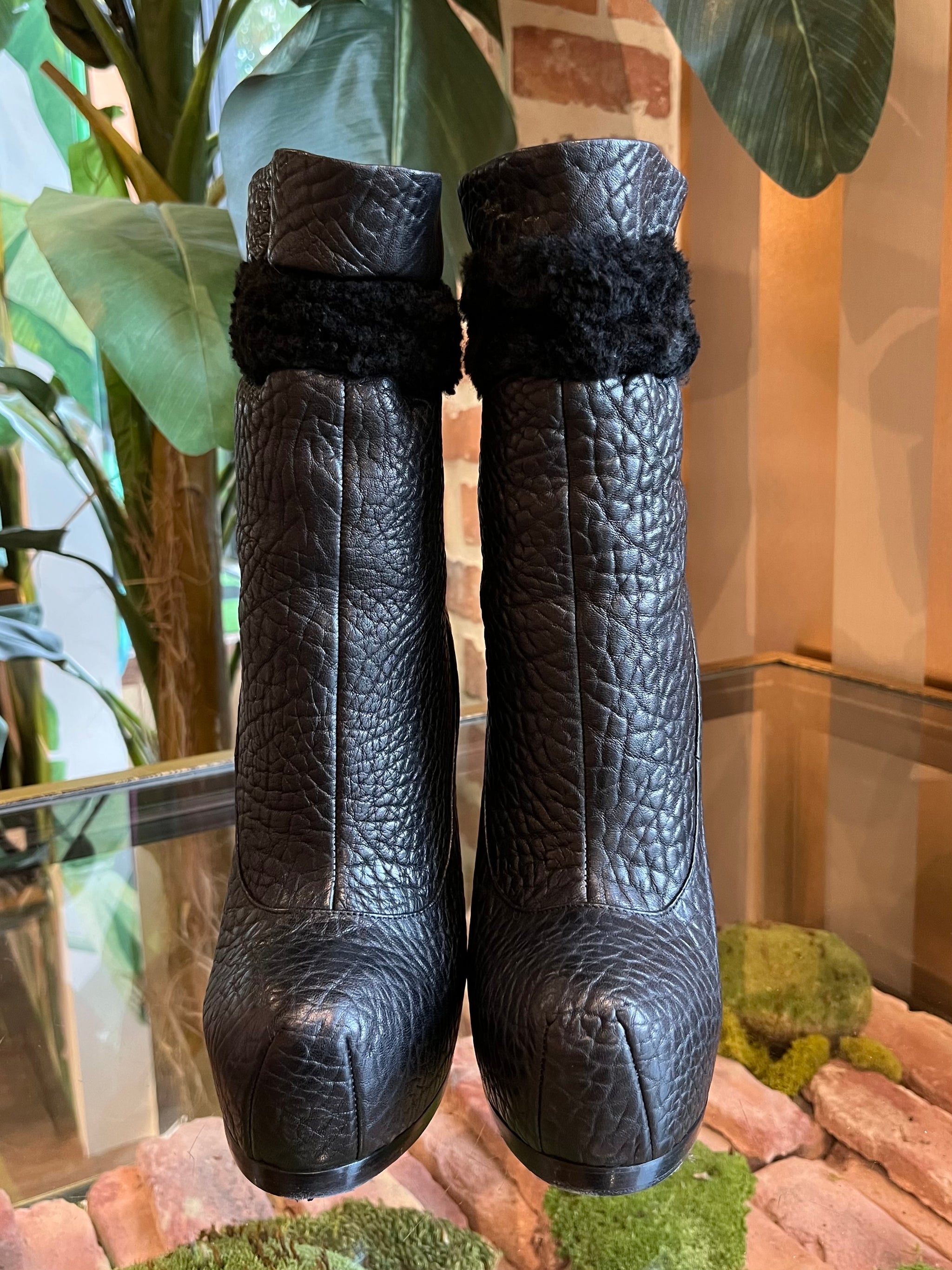 Louis Vuitton Black Shearling Winter Boots 862975, Women's, Size: 35.5