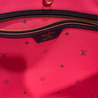 LOUIS VUITTON Neverfull MM Monogram Giant Spring in the City Tote