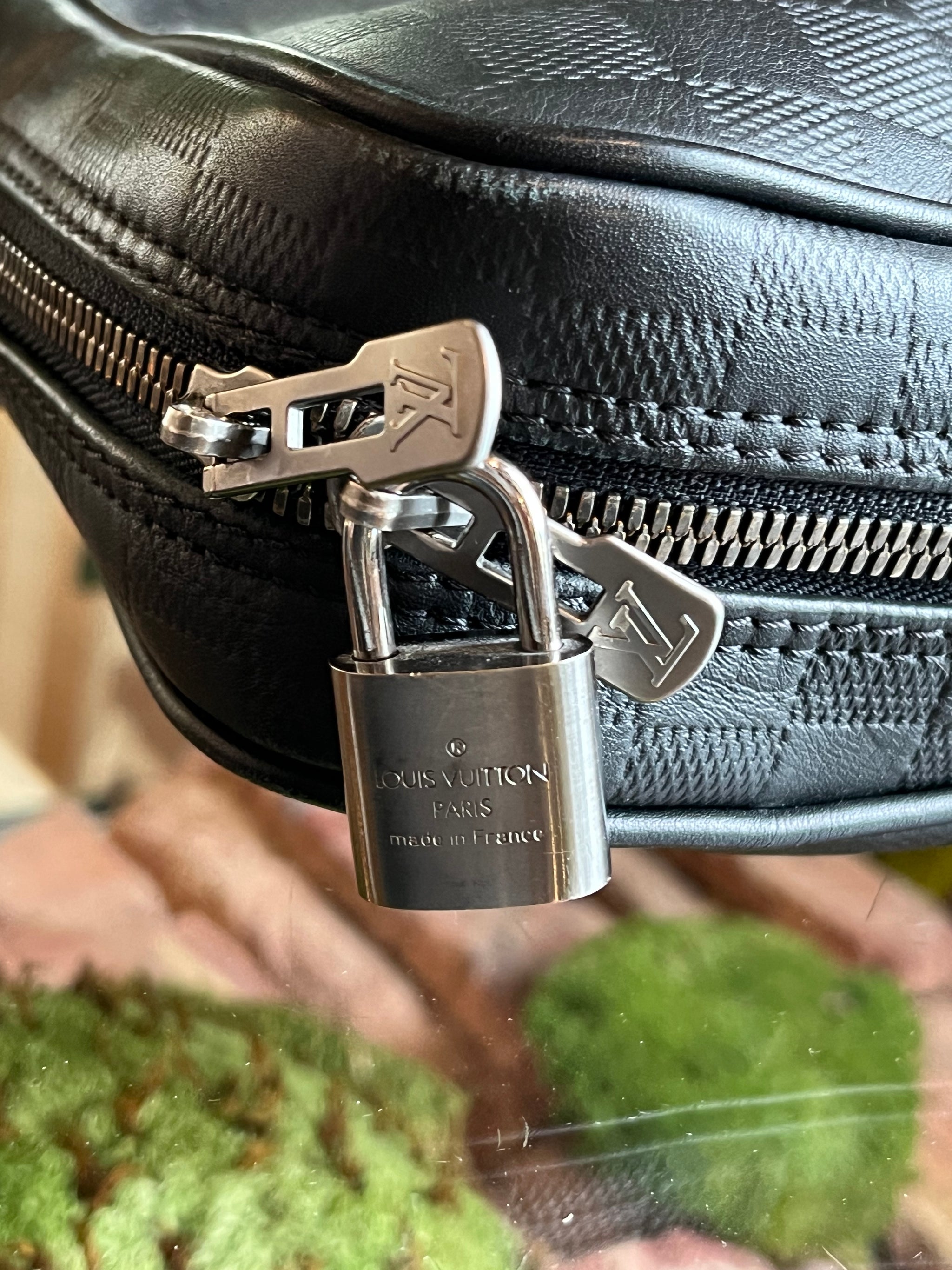 lv s lock briefcase