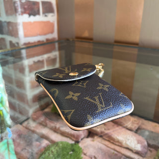 LOUIS VUITTON Vintage Monogram Canvas Etui Phone Case MM