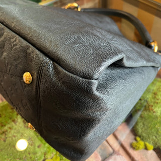 LOUIS VUITTON Artsy Black Empriente Leather Hobo