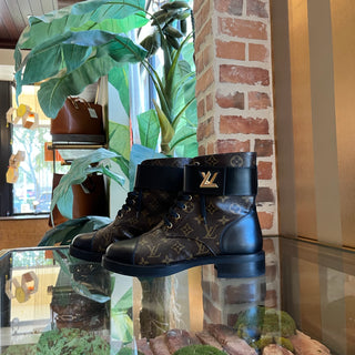 LOUIS VUITTON Wonderland Flat Ranger Black Brown Calfskin Monogram Boots SZ41(11US)