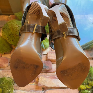 FENDI Brown Patent Leather Boots SZ 39 (US 9)