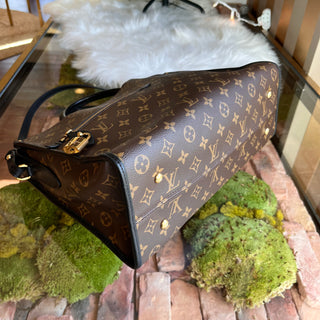 LOUIS VUITTON Popincourt MM Noir Monogram Canvas Tote