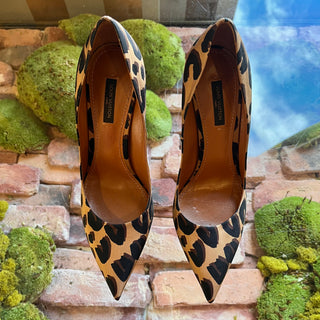 LOUIS VUITTON Leopard Print Silk Pointed Toe Pumps SZ 39 (US 9)